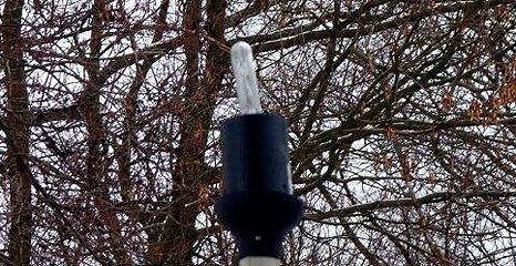 Tłuką lampy. Kiedy kres tego procederu?