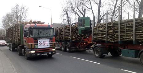 Protest kierowców ciężarówek  (foto,video)