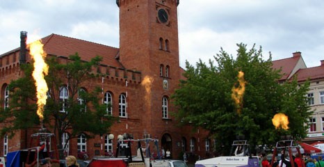 Plac Wolności w płomieniach – oficjalne otwarcie festiwalu balonowego