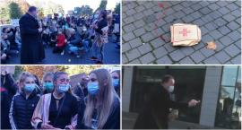 Strajk Kobiet w Szczecinku. Ksiądz znieważony pod siedzibą PiS. „Masz macicę? Nie, to wyp.....laj!
