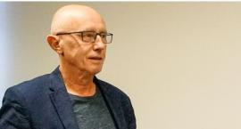 Platforma przejęta rodzinami. Poseł z podwyżek chce ufundować cztery stypendia