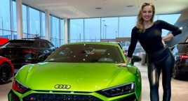 Wow, co za wóz! Karolina Pisarek kupiła auto warte milion złotych!