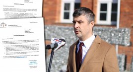 Bezpłatne studia dla urzędników. Lubczyk: PO i PiS rozdają pieniądze na prawo i lewo