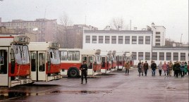 Pasażerów po mieście miała wozić ciężarówka. Na szczęście nie wyszło