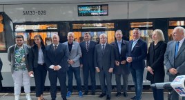 Z polityków są poranne ptaszki. Przejeżdżali pociągiem z Trójmiasta i na chwilę wpadli