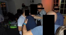 Robił zdjęcia zespołowi Feel i został wyrzucony z lokalu. Co się wydarzyło w Piano Barze?