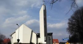 W kościele św. Krzysztofa w Szczecinku nie tracą pogody ducha. Parafianie zdalnie zaśpiewali znaną pieśń