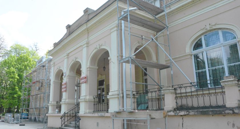 Pałacyk w Roźwienicy nabierze dawnego blasku