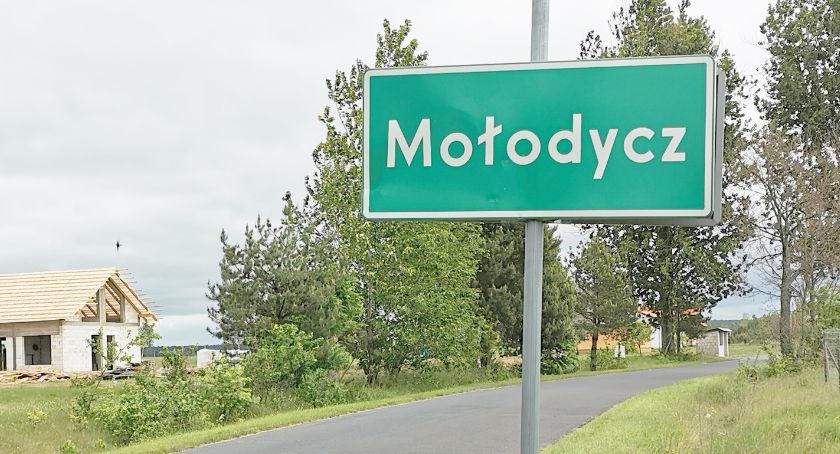 Mieszkańcy Mołodycza odcięci od świata 
