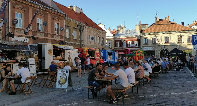 Żarciowozy na Rynku w Jarosławiu (ZDJĘCIA)