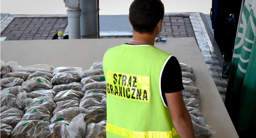  Ponad 100 kilogramów bursztynu  na granicy 