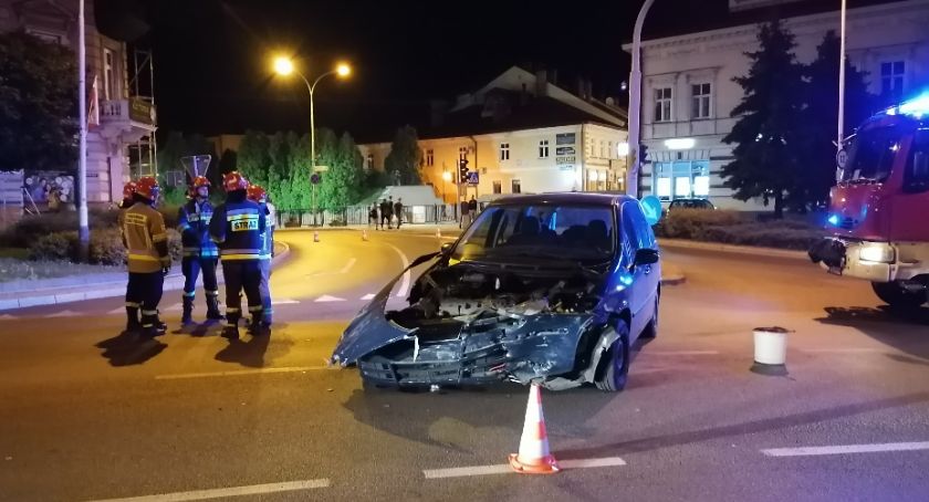 Zderzenie dwóch samochodów w Jarosławiu