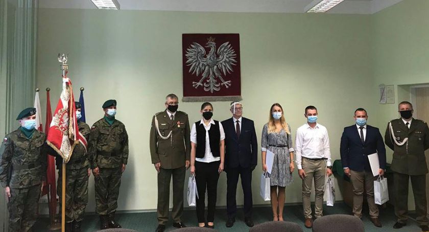 Uroczystość w WKU. Cztery patenty oficerskie i wyższy stopień