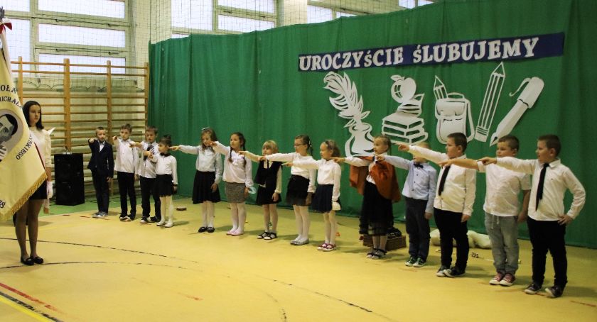 W Pełkniach odbyło się pasowanie na ucznia i przedszkolaka