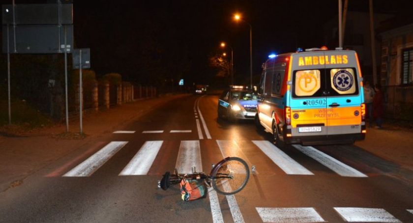 Potrącenie pieszej na przejściu 