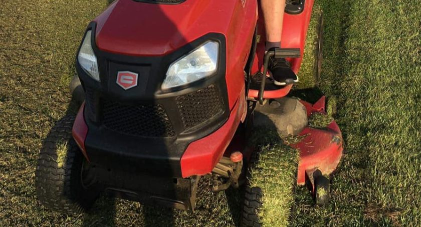 Złodziej ukradł kosiarkę ze stadionu. Klub prosi o pomoc 