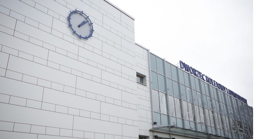 Dziś w nocy zmieniamy czas z letniego na zimowy, pociągi czekają godzinę