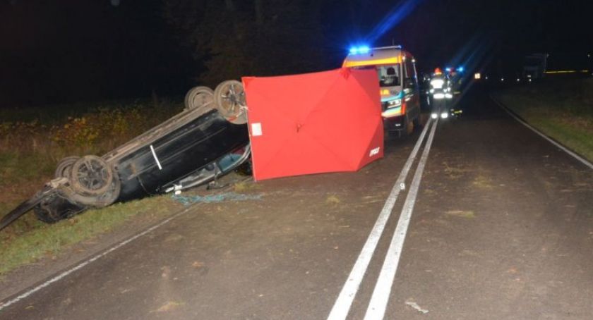W Makowisku dachował mercedes. Zginęła 16-latka 