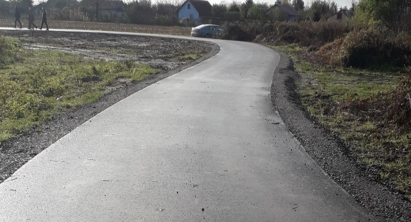 Modernizacja drogi do gruntów rolnych w Radymnie dobiegła końca 
