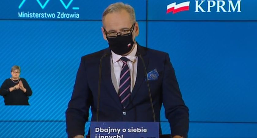 Zakaz przemieszczania się w sylwestrową noc. Od 28 grudnia do 17 stycznia potrwa narodowa kwarantanna 