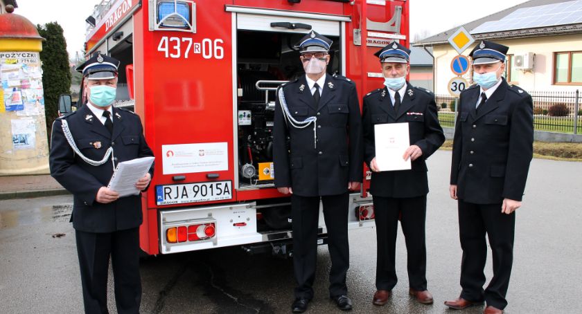 OSP Zamiechów ma nowy samochód
