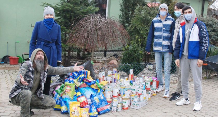 Chcesz pomóc bezdomnym zwierzakom ze schroniska w Orzechowcach? Szukaj specjalnych kartonów w E.Leclercu i sklepach PSS „Społem”