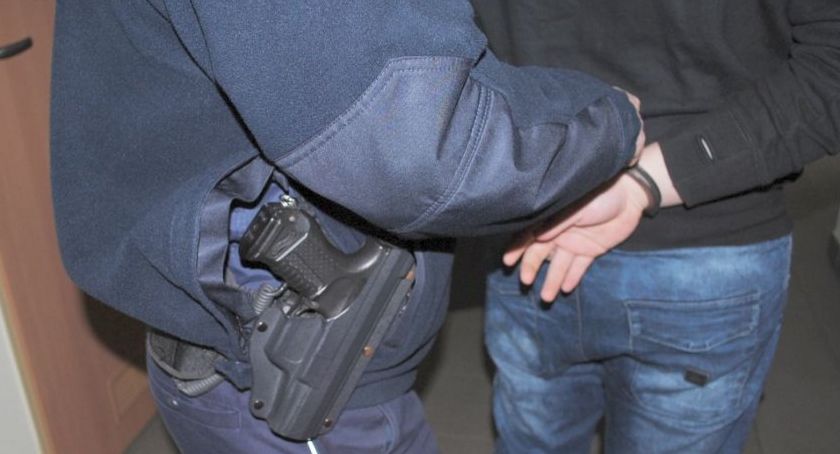 W mieszkaniu miał znaczną ilość środków odurzających i psychotropowych 