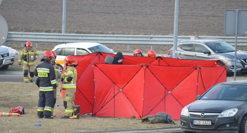5 osób zginęło, 34 zostały ranne w wypadku autokaru na autostradzie na wysokości Zamiechowa