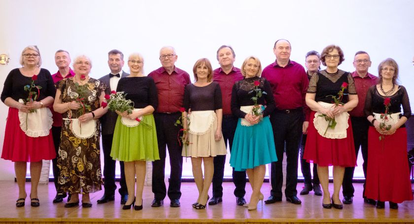 Młodzi duchem rozbawili swoim występem
