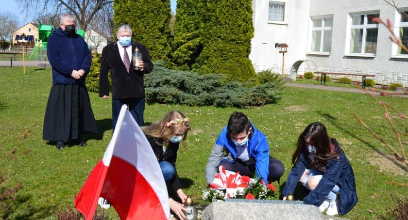 W Tuligłowach pamiętają o ofiarach zbrodni katyńskiej i katastrofy smoleńskiej 