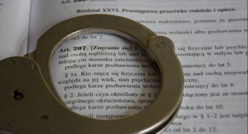 Zatrzymany za znęcanie się nad rodziną