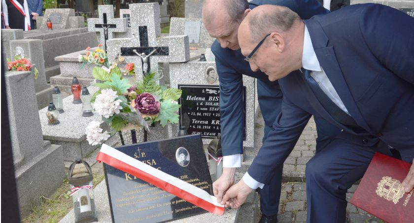 Upamiętnili zesłankę Sybiru, harcerkę i nauczycielkę tańca śp. Teresę Kraus  