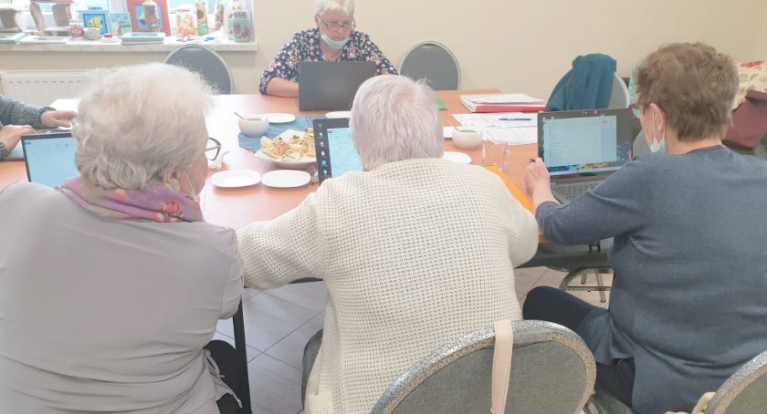 Kurs komputerowy dla seniorów 