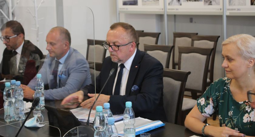 Absolutorium dla starosty i zarządu powiatu 