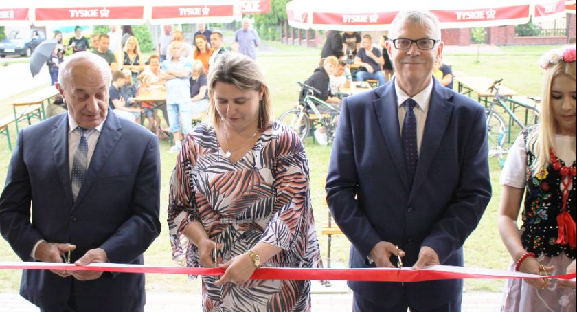 Otwarcie wiaty tanecznej i wicie wieńca dożynkowego w Chłopicach 