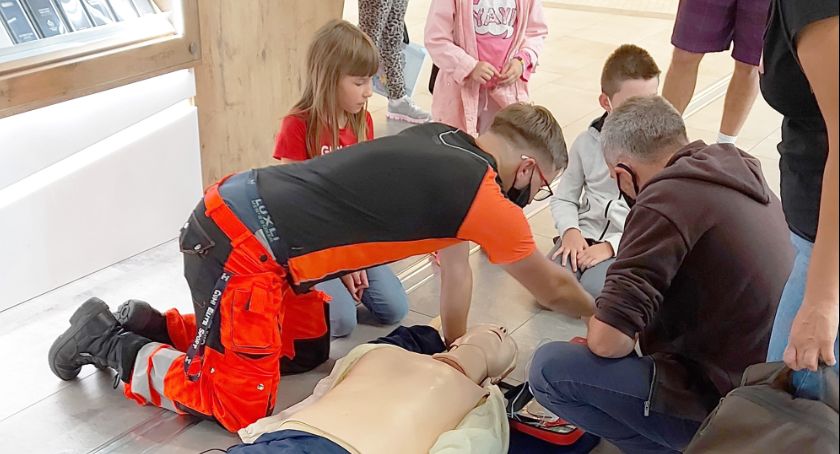 Defibrylator w Galerii Stara Ujeżdżalnia 