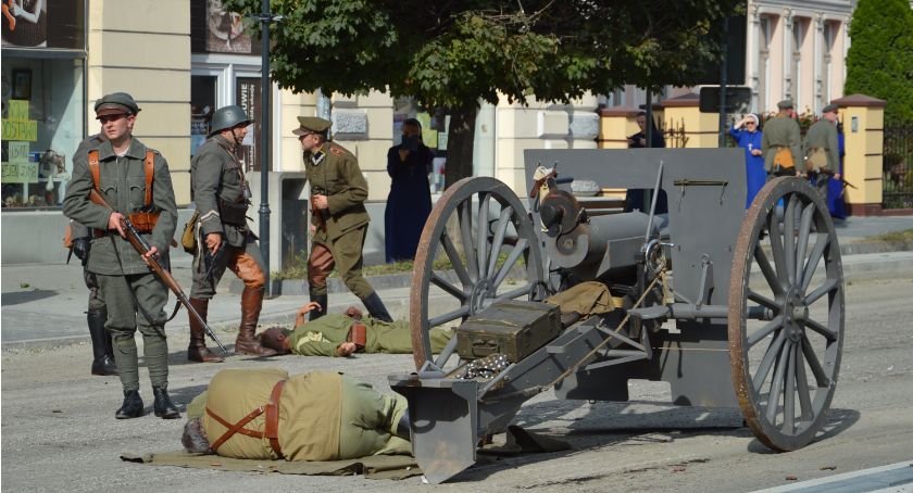 Walki na ulicach Jarosławia. Dziś odbyła się rekonstrukcja historyczna 
