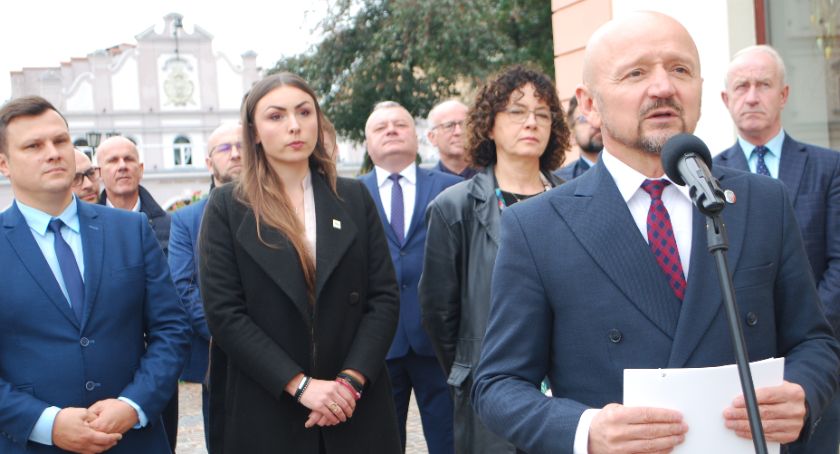W Jarosławiu otwarto biuro senatora Jacka Burego (Polska 2050)