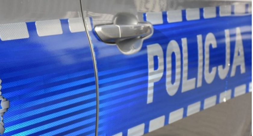 Pijany rowerzysta jechał całą szerokości jezdni 