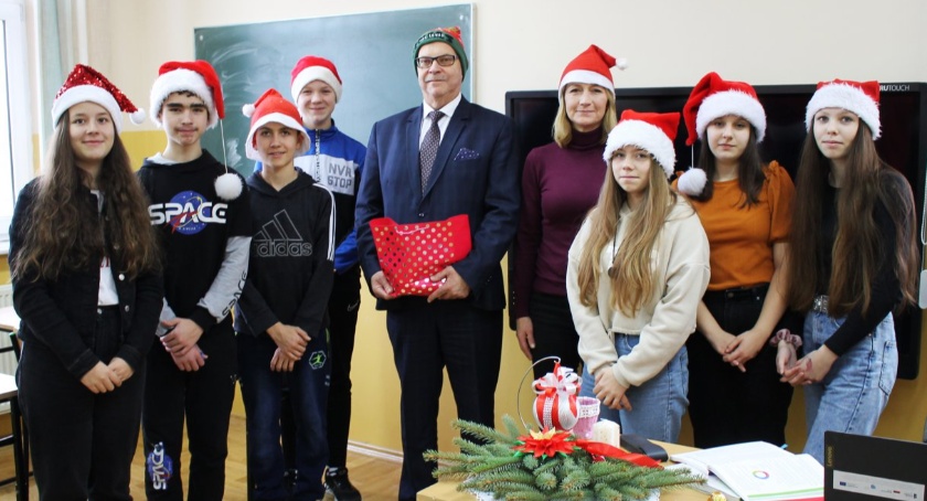 Mikołajki w szkołach  gminy Chłopice 