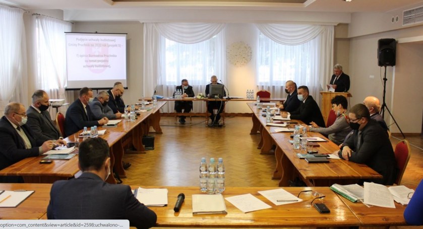 Wyższe diety radnych, pobory burmistrza i budżet gminy Pruchnik na 2022 rok 