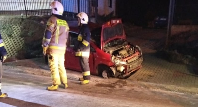 Nie dostosował prędkości do warunków na jezdni 