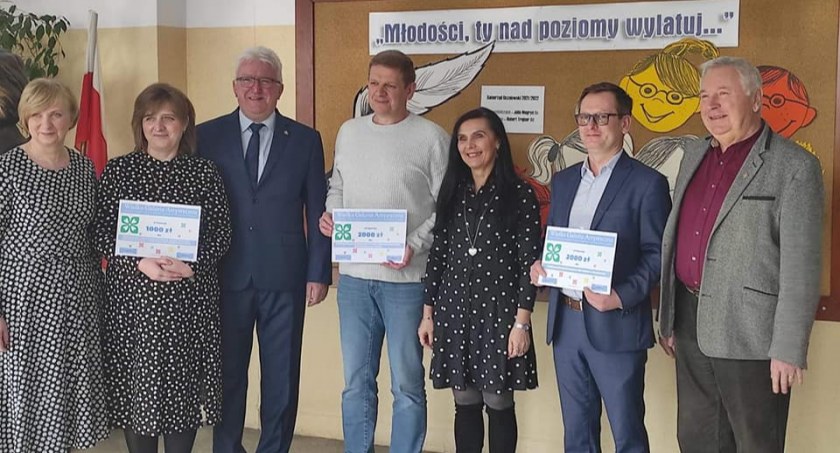 Podsumowanie Wielkiej Galerii Artystycznej - przekazali pieniądze potrzebującym 