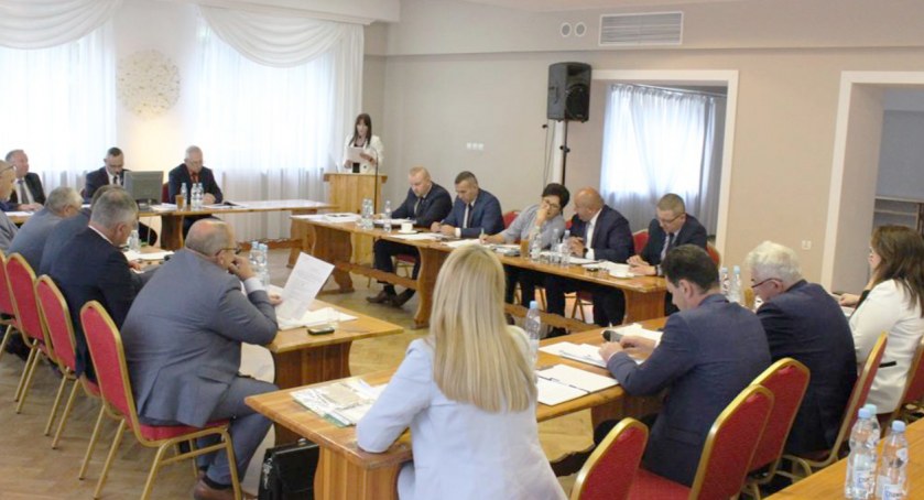  Wotum zaufania dla burmistrza przy jednym głosie sprzeciwu  