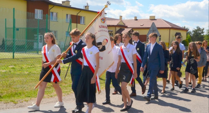 Święto patrona szkoły w Manasterzu i wprowadzenie relikwii kardynała Stefana Wyszyńskiego
