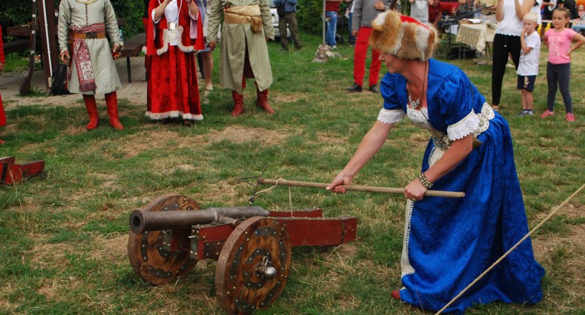  Jedli, pili, grali i strzelali  – I Podkarpacki Festiwal Kuchni Dworskiej i 20-lecie Orkiestry Dętej w Sośnicy 