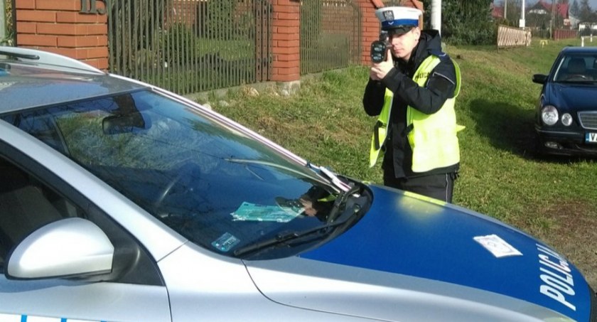 Przekroczył dozwoloną prędkość o 56km/h. Stracił prawo jazdy