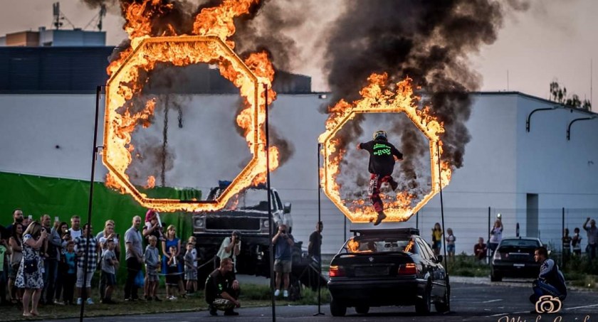 Pokazy kaskaderskie, pokazy driftu, jedyny w Polsce dragster już jutro w Przeworsku. LISTA OSÓB, które wygrały bilety