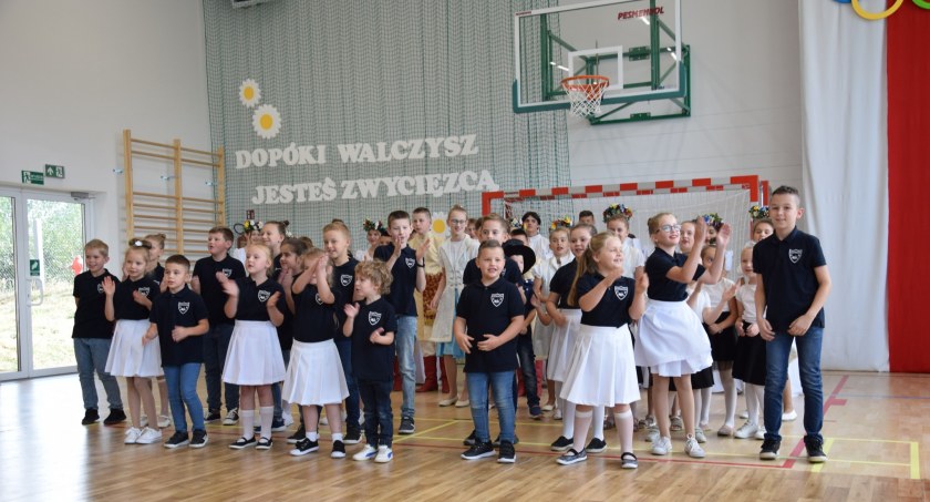 Uczniowie szkoły w Siennowie mają nową salę gimnastyczną 