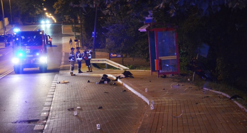 Motocyklista wjechał w pieszych na przejściu na ul. Krakowskiej  